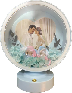 قاب عکس چراغ‌دار